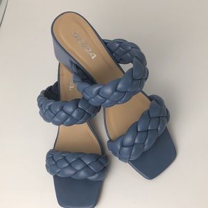 SODA Block Heel Mule Puffy Braided Straps Blue Size 9 Comfortable